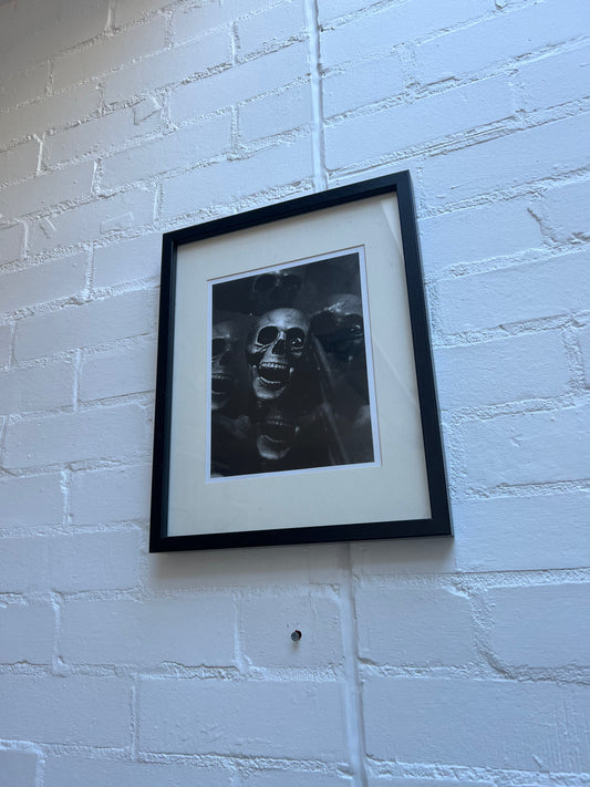 0102 - Framed photograph