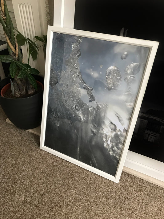 0027 - Photograph of a wave at sea